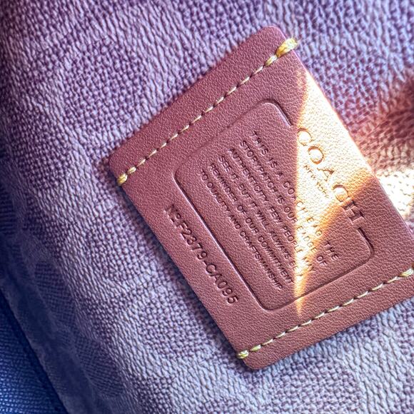 COACH Willow Bucket Bag in Colorblock - Deep Plum Multi Signature Canvas NEW - Picture 4 of 9